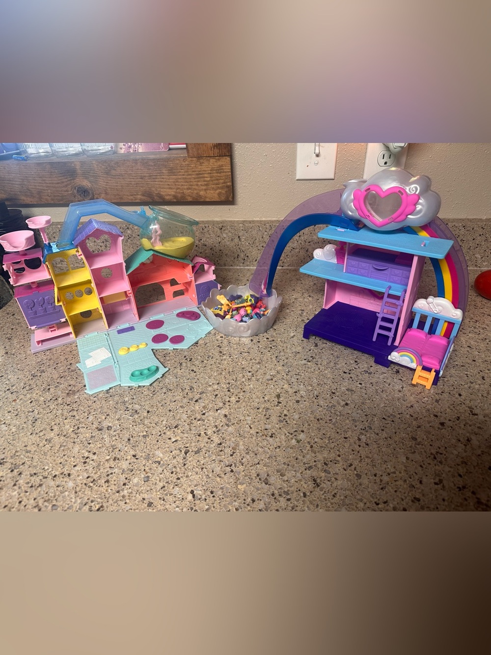 Littlest Pet Shop Playset Kids Toy - Pink & Purple Mini Dollhouse with mini pets